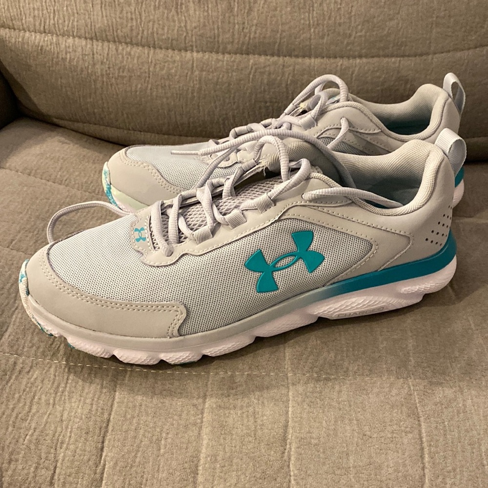 Women’s Under Armour Charged Assert size 11